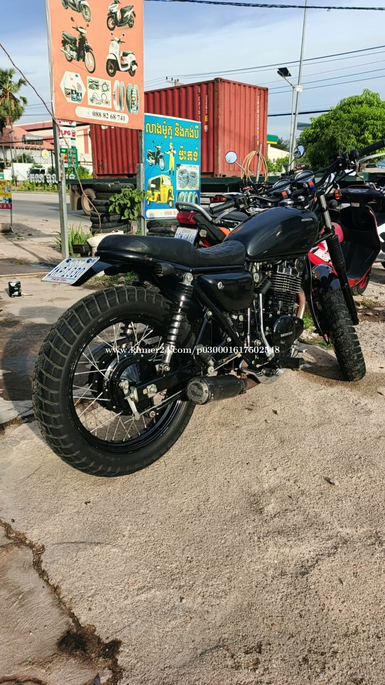 ហ៊ុងដាCB400ssឆ្នាំ07កាត់ពីរម្ចាស់ដើមស្អាតណាស់1450$ តេឡេក្រាម0887803000