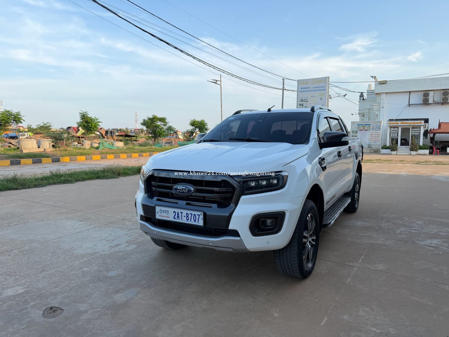 ឡានប្រើផ្ទាល់Ford wildtrak 018 ធានាជូនបងប្អូនឡានស្អាតទឹកថ្នាំសុីនច្រើន90% ម៉ាសុីនប្រអប់លេខអេម
