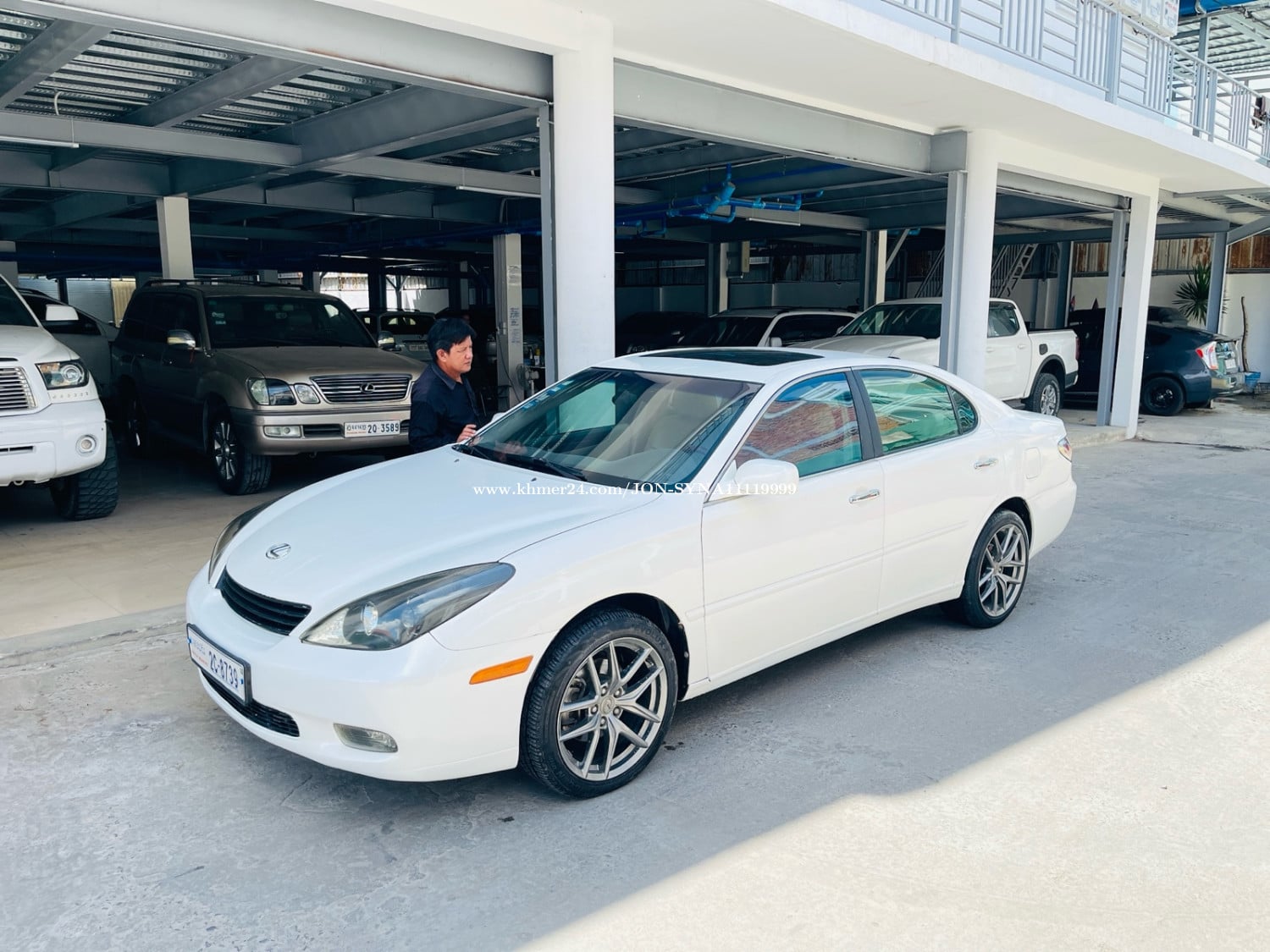 ✅ឡានលក់ប្រញ៉ាប់ (Lexus ES300)ឆ្នាំ2002✅ធានាឡានអត់បុកអត់ប៉ះ✅ម៉ាសុីនប្រអប់លេខអេមជើងក្រោមអេម