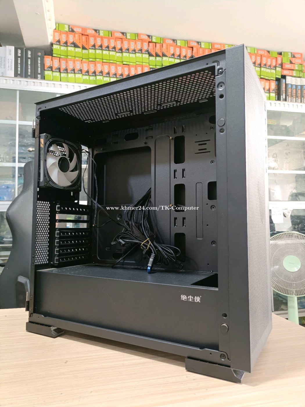Case E-ATX BIG Case ថ្មីបែកកញ្ចក់ !!