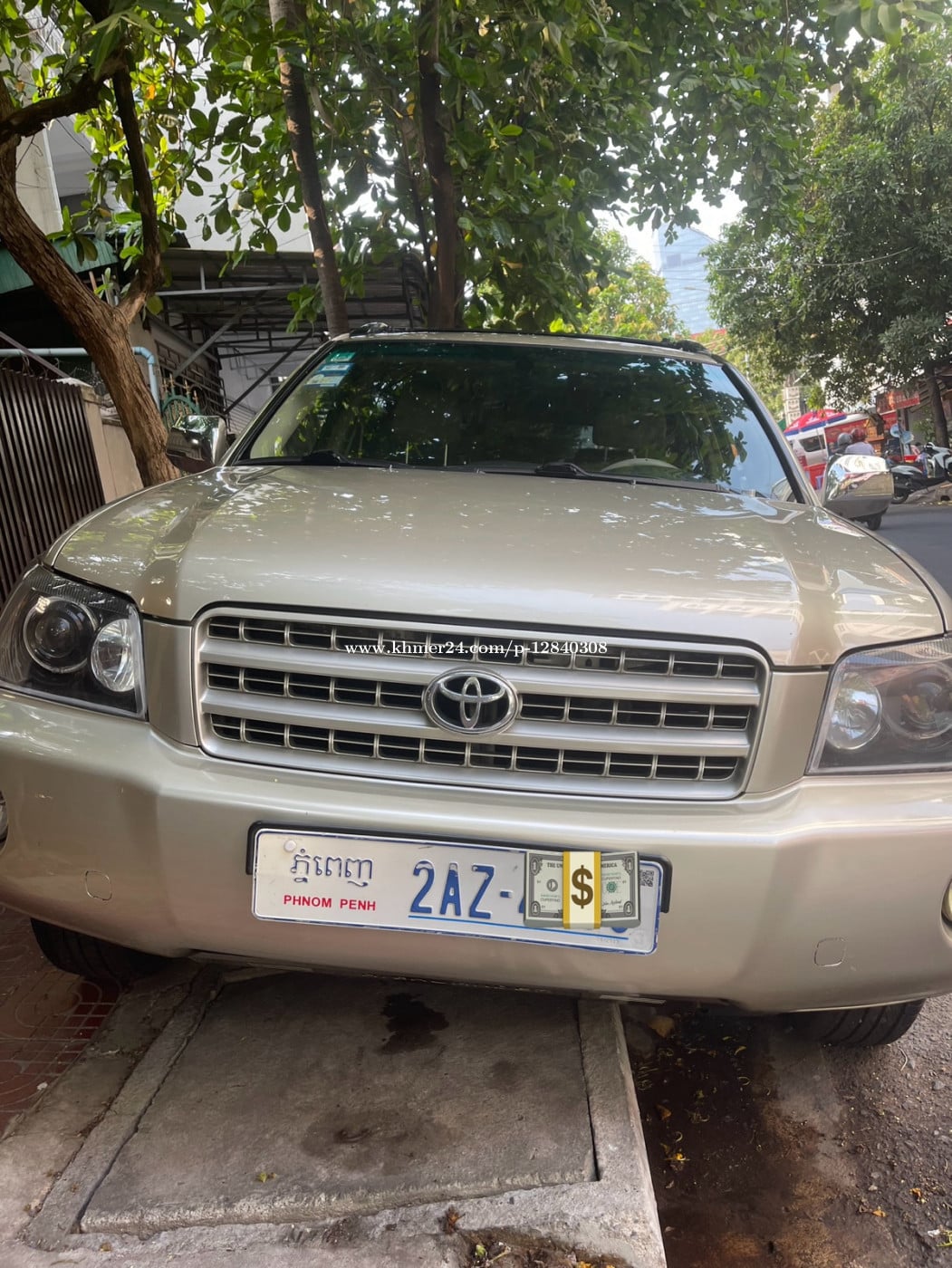 Highlander 02 limited full option ម្ចាស់ដេីមថ្មីណាស់ ថ្នាំស្រីនមួយជុំ អត់ច្រេះ