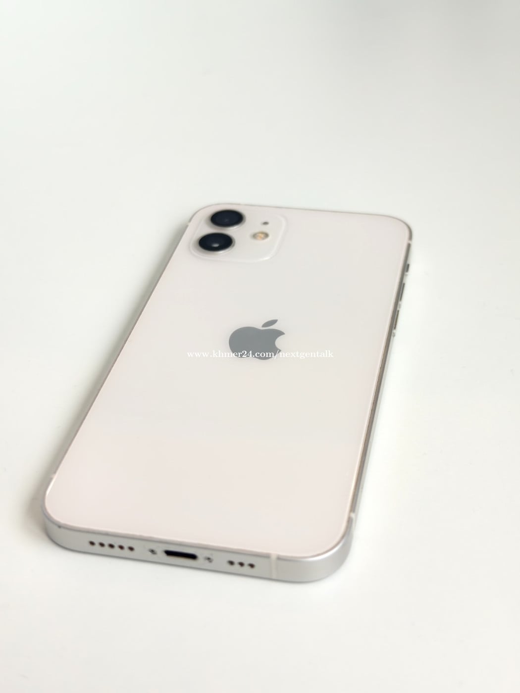 iPhone 12/64GB/LL ថ្ម 80% សុីន សំណុំំណែនភិនភាគដូចរូប only phone
