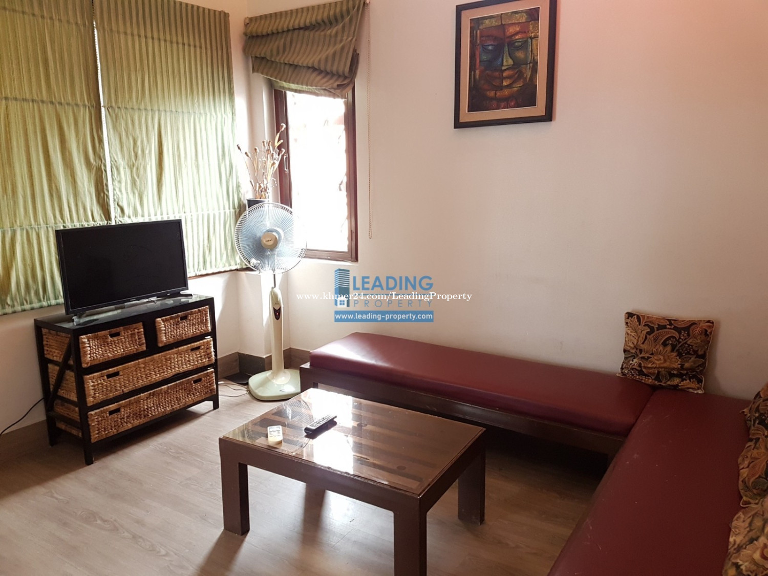 N185 | Western Classic Apartment 1 Bedroom For Rent Near Royal Palace