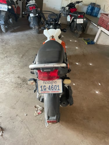 ម៉ូតូលក់