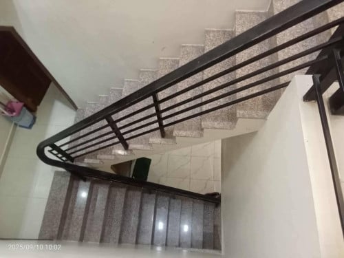 ផ្ទះលក់បន្ទាន់តម្លៃល្អខ្លាំងជាប់នឹងប៉េងហួតជ្រោយចង្វា