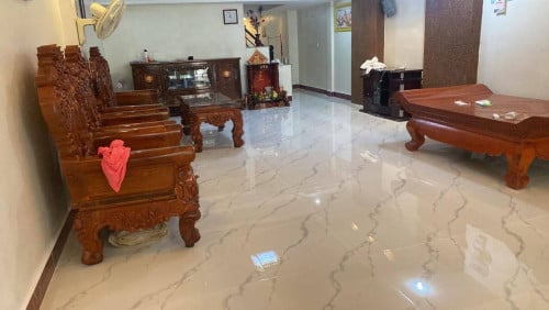 ផ្ទះលក់បន្ទាន់តម្លៃល្អខ្លាំងជាប់នឹងប៉េងហួតជ្រោយចង្វា