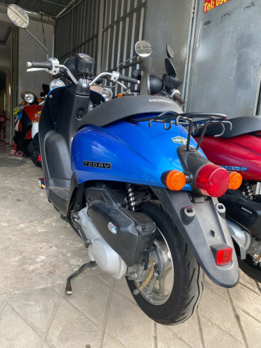 ម៉ូតូលក់ថ្មីប៊ិច