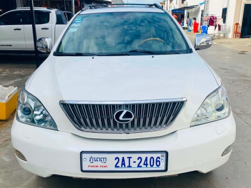 ឡានថ្មីមិនប៉ះមិនបុកធានាជូនទឹកថ្នាំស្រុីនជិតមួយជុំបងប្អូន