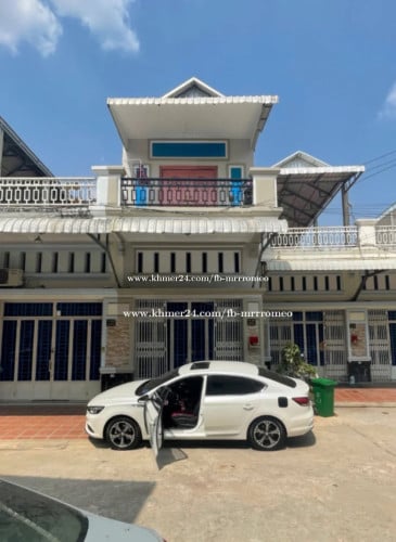 ផ្ទះល្វែងកែង២ជាន់ សំរាប់លក់ ច្បារអំពៅ ជិតកោះពេជ្រ