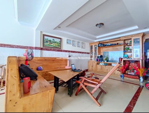 ផ្ទះល្វែងកែង២ជាន់ សំរាប់លក់ ច្បារអំពៅ ជិតកោះពេជ្រ