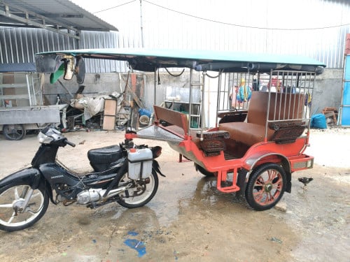 កង់បីខ្មែរលក់ម៉ូតូអាសង់មានកាតគ្រី