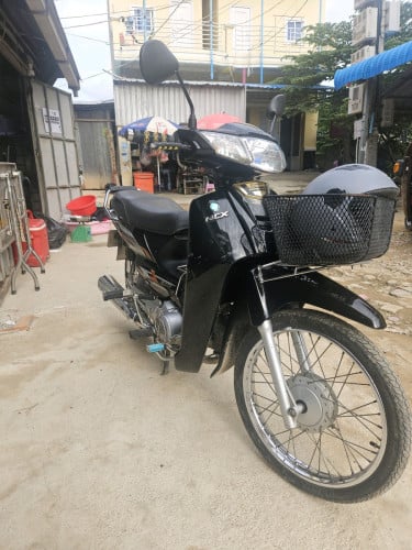 លក់ម៉ូតូជិះផ្ទាល់បងៗប្រញាប់លុយ នៅថ្មីណាស់ម៉ាសុីនសានុំសុីន