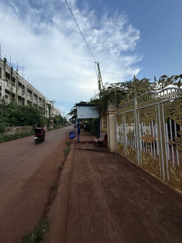 ដីជួល 20x90m