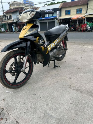 លក់ម៉ូតូស៊ីរូសដីវៀតណាមសម្រាប់អូសរ៉ូម៉ក។