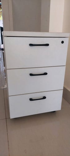 ទូក្បាលគ្រែ សភាពនៅស្អាត