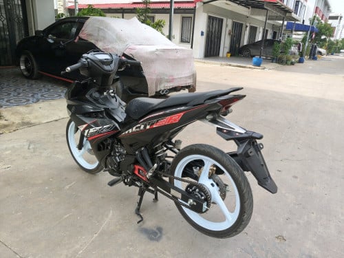 ម៉ូតូស្អាតថ្មីឆ្នាំ022 ម៉ាស៊ីនតាន់អត់កាតទេ