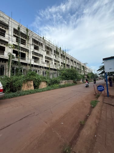 ដីលក់ ឬ ជួល 20x90m