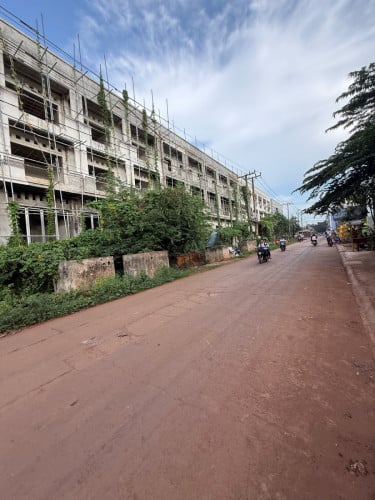 ដីលក់ ឬ ជួល 20x90m