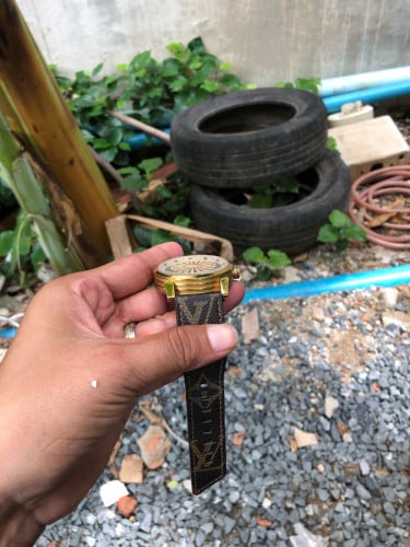 ចង់លក់នាឡិកា១220ចង់បានឆាតមក