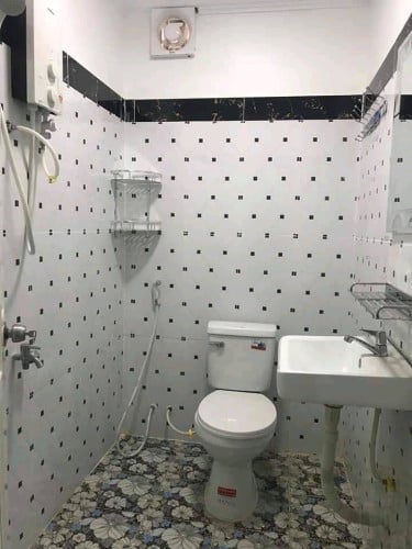 ផ្ទះលក់ មានចំនូល 2500-3000$ក្នុងខែ ស្រាប់