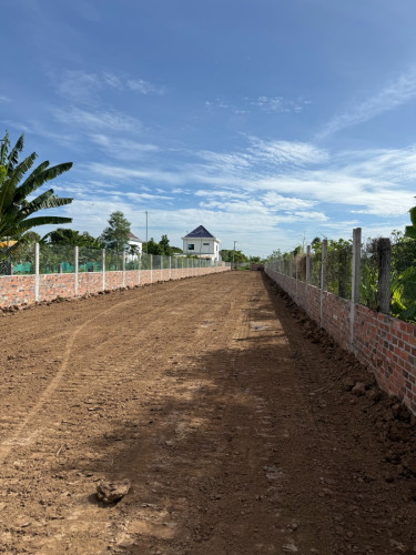 ដីលក់បន្ទាន់ម្ចាស់ផ្ទាល់​ ប្លង់រឹង​ ទឹកតែពេញ3%