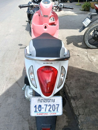 លក680$ម៉ាស៊ីនស្អាតមានពន្ធកាតគ្រីត្រឹមត្រូវ។0963846050