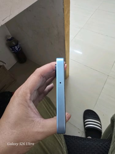 លក់A06នៅស្អាត់99% រ៉េម4+4(128)