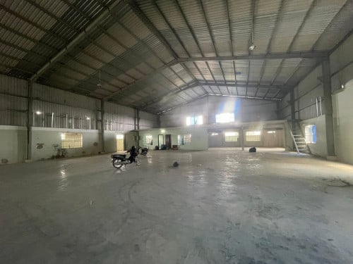 ឃ្លាំងជួល ក្បែរAron3
