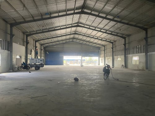 ឃ្លាំងជួល ក្បែរAron3