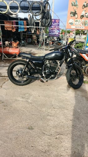 ហ៊ុងដាCB400ssឆ្នាំ07កាត់ពីរម្ចាស់ដើមស្អាតណាស់1450$ តេឡេក្រាម0887803000