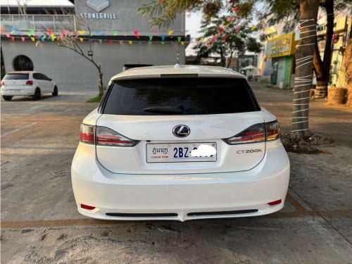 ឡានលក់CT200h 2012 full premium ឡានស្អាត