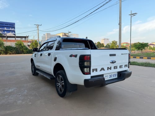 ឡានប្រើផ្ទាល់Ford wildtrak 018 ធានាជូនបងប្អូនឡានស្អាតទឹកថ្នាំសុីនច្រើន90% ម៉ាសុីនប្រអប់លេខអេម