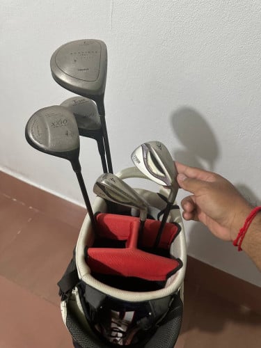 ចង់លក់ប្រដាប់វ៉ៃGolfមួយឈុតមានរូចក្នុងរូប កាបូបមួយនឹងជើងទប់កាបូប នឹង ផ្លែវ៉ៃតូចធំ5ដើម