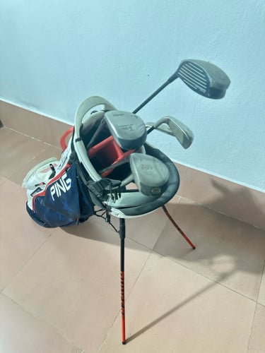 ចង់លក់ប្រដាប់វ៉ៃGolfមួយឈុតមានរូចក្នុងរូប កាបូបមួយនឹងជើងទប់កាបូប នឹង ផ្លែវ៉ៃតូចធំ5ដើម