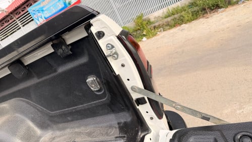 ទើបកាត់បានក្តៅៗ Hilux Rally 019 4X4 ហ្សុីន១ជុំ