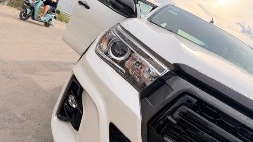 ទើបកាត់បានក្តៅៗ Hilux Rally 019 4X4 ហ្សុីន១ជុំ