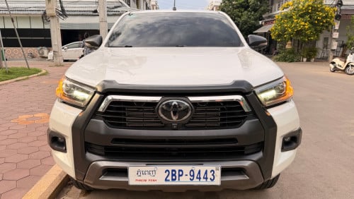 ទើបកាត់បានក្តៅៗ Hilux Rally 022  4X4 ហ្សុីន១ជុំ