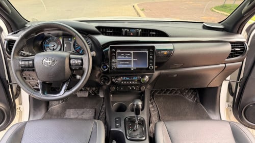 ទើបកាត់បានក្តៅៗ Hilux Rally 022  4X4 ហ្សុីន១ជុំ