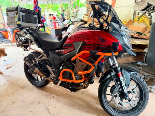 លក់ម៉ូត៉ូHonda CB500X មួយបងប្អូនលក់ចែកគ្នាប្រេីបងប្អូនមានថុងស្រាប់ដូចក្នុងរូបលក់តែ3550 ចរចារ