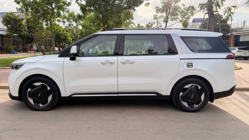 មហាសែនថ្មី Kia Grand Carnival ម៉ាស៊ូត Full 11 កៅអី