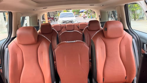 មហាសែនថ្មី Kia Grand Carnival ម៉ាស៊ូត Full 11 កៅអី