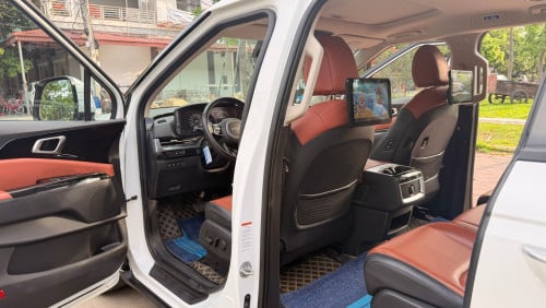 មហាសែនថ្មី Kia Grand Carnival ម៉ាស៊ូត Full 11 កៅអី