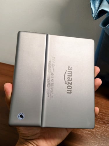 លក់ Kindle Oasis (10th Generation) ថ្មី 99% (ដូចថ្មី)