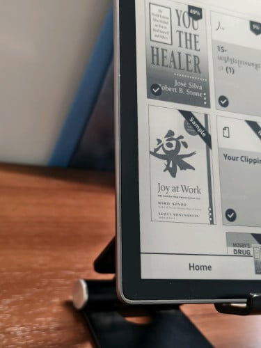 លក់ Kindle Oasis (10th Generation) ថ្មី 99% (ដូចថ្មី)
