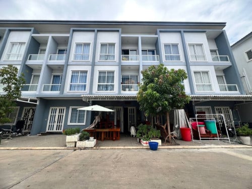 - វីឡាកូនកាត់សម្រាប់ជួលនៅបុរី វារីណាសែនសុខ / Link House for Rent at Borey Varina Sen Sok