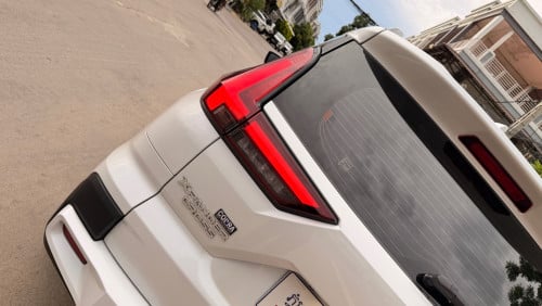 មហាសែនថ្មី Mitsubishi X-Pander Cross 2023 ហ្សុីន១ជុំ