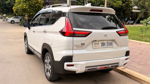 មហាសែនថ្មី Mitsubishi X-Pander Cross 2023 ហ្សុីន១ជុំ