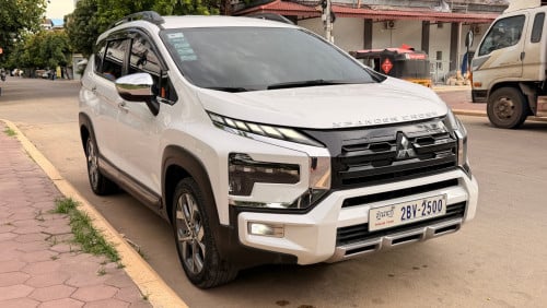 មហាសែនថ្មី Mitsubishi X-Pander Cross 2023 ហ្សុីន១ជុំ