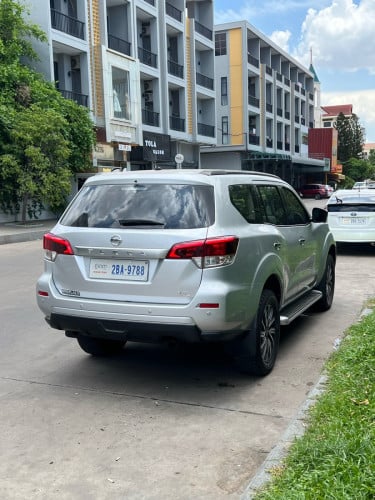 ឪមហាថ្មី NISSAN TERRA 2019 ម្ចាស់ដេីម ម៉ាសុីនម៉ាស៊ូត