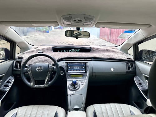 លក់ Prius 2011 Option2 Android&កាប៊ោនហើយ ធានាទឹកថ្នាំសុីនមួយជុំ